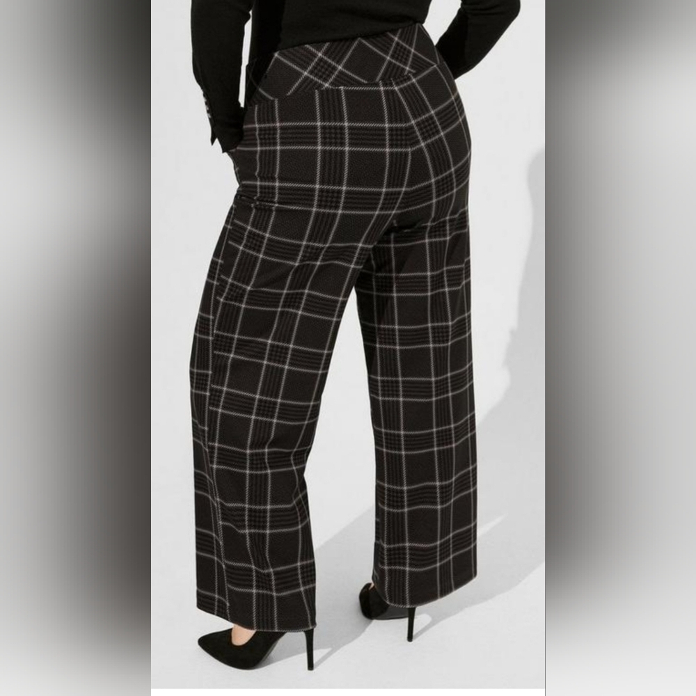TORRID Size 20 Black and White Plaid Wide Leg Pants Stra Strech